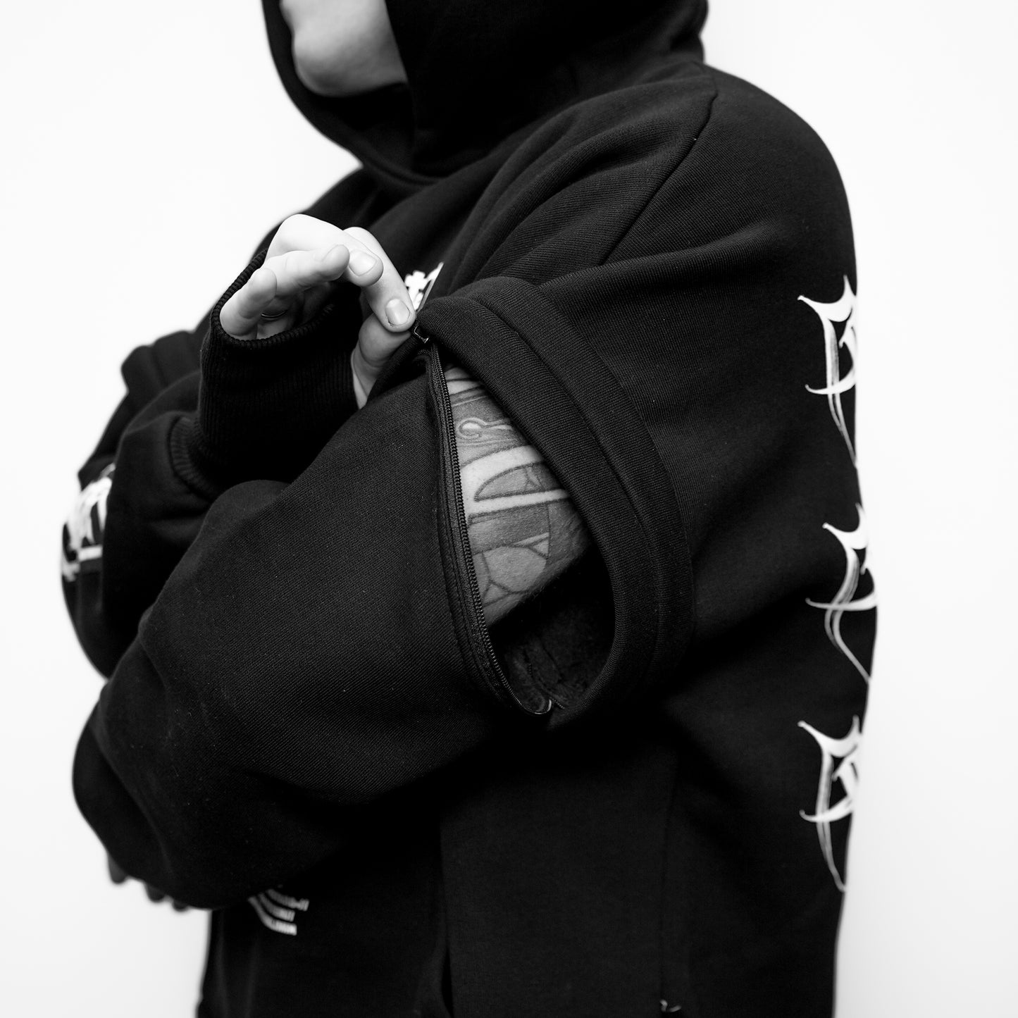Oversized hoodie “ARTIST” with detachable sleeves
