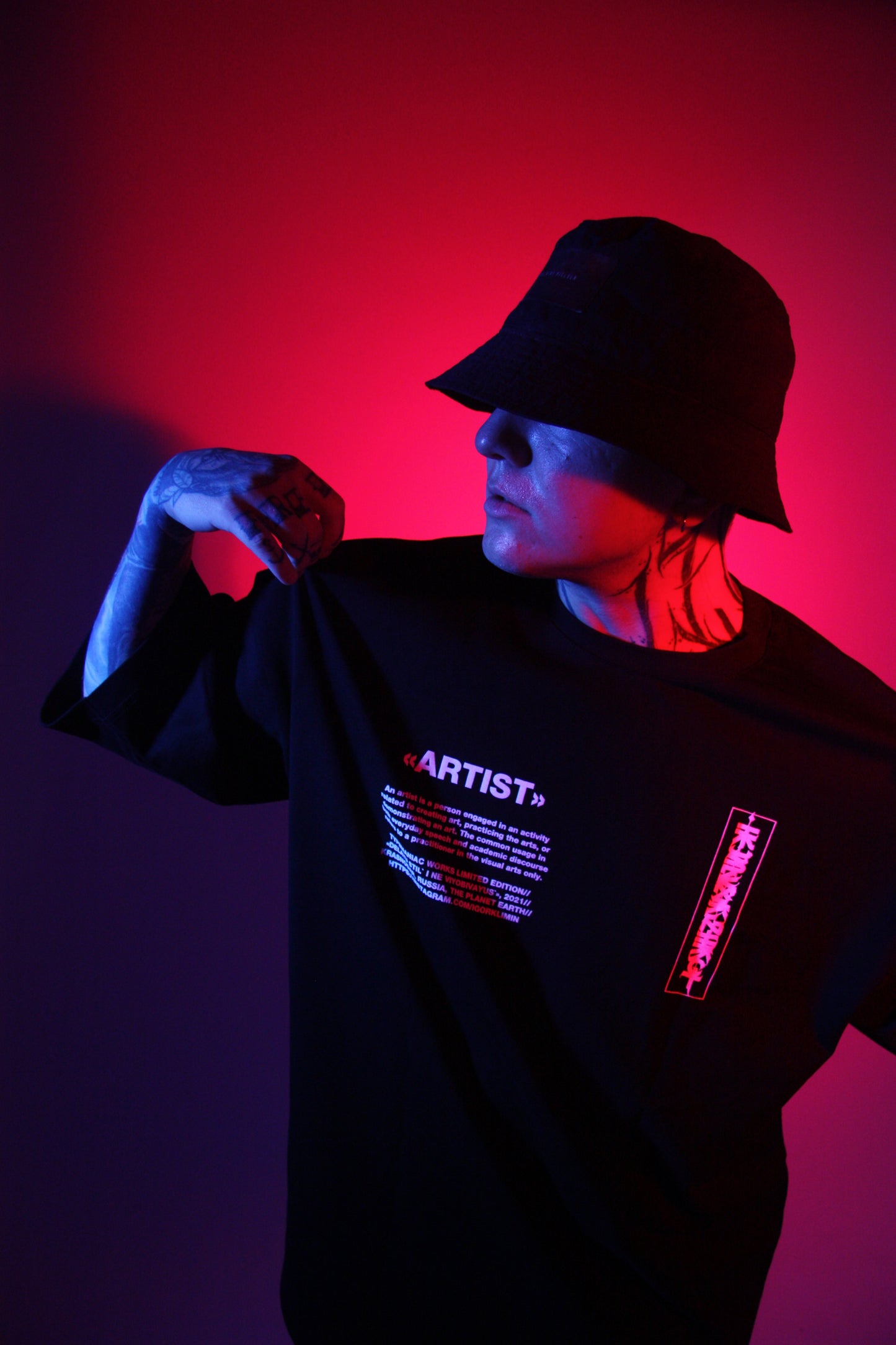 Oversize t-shirt "ARTIST"