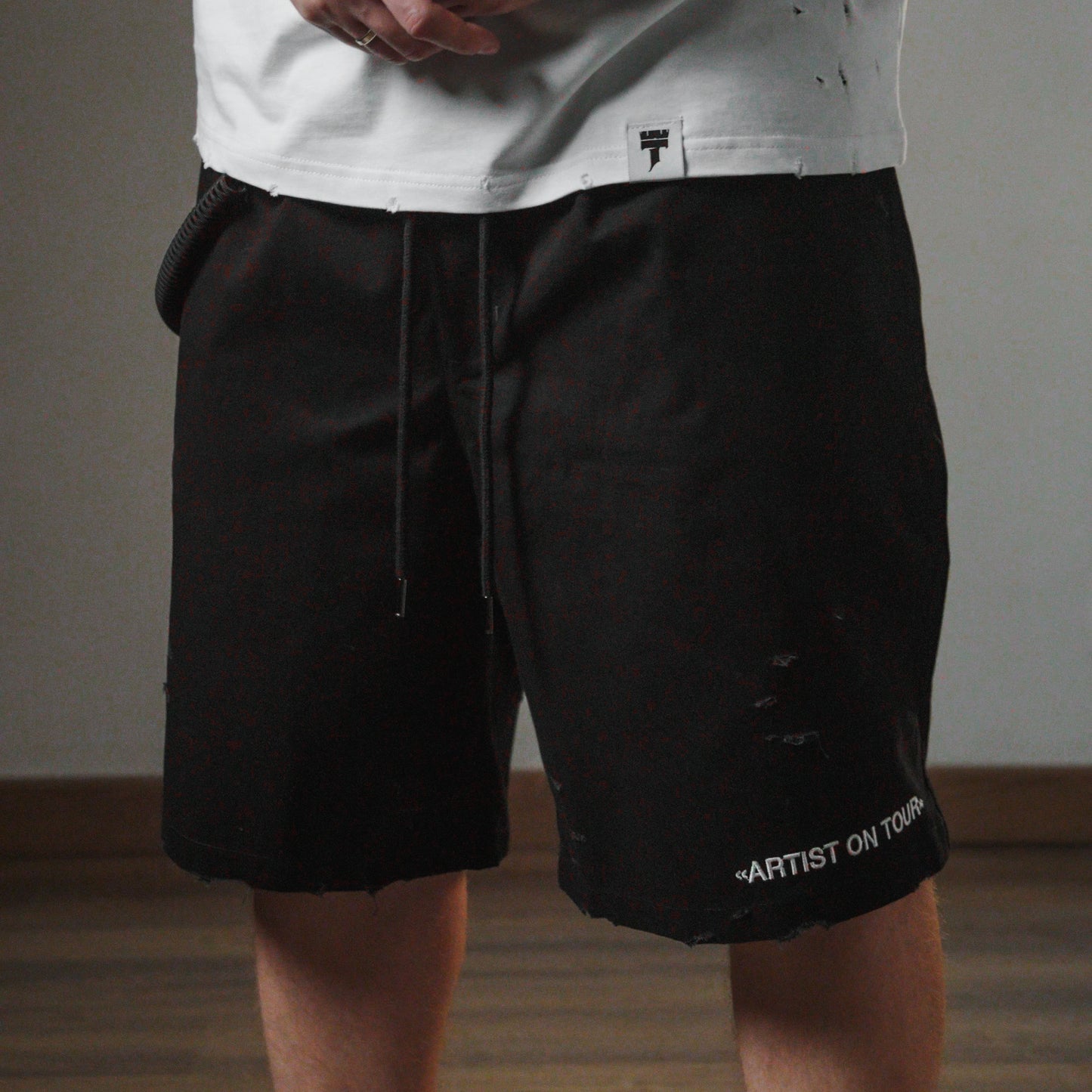 Black Oversized Shorts "Artist on Tour"