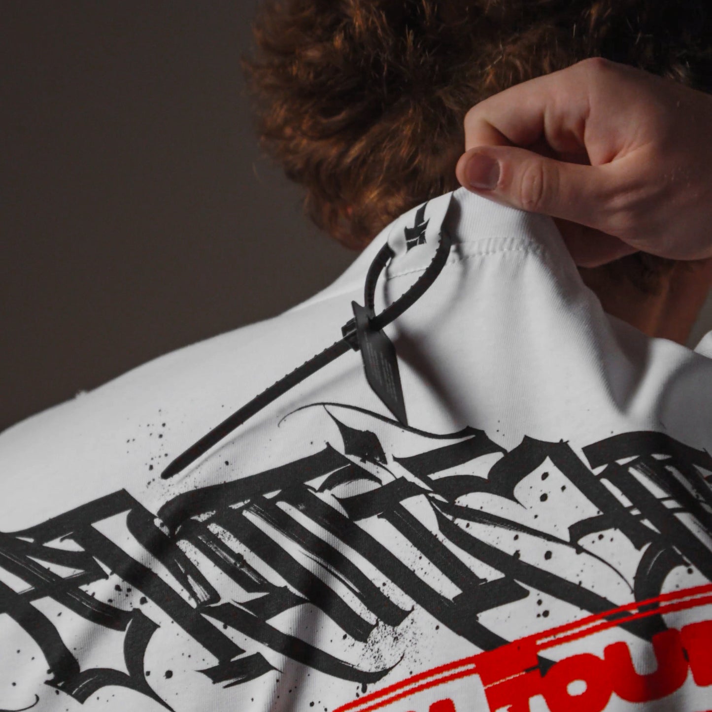 T-shirt "Artist on tour" white